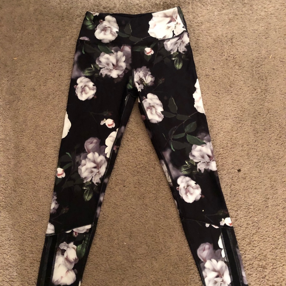 Victoria’s Secret sport yoga pants